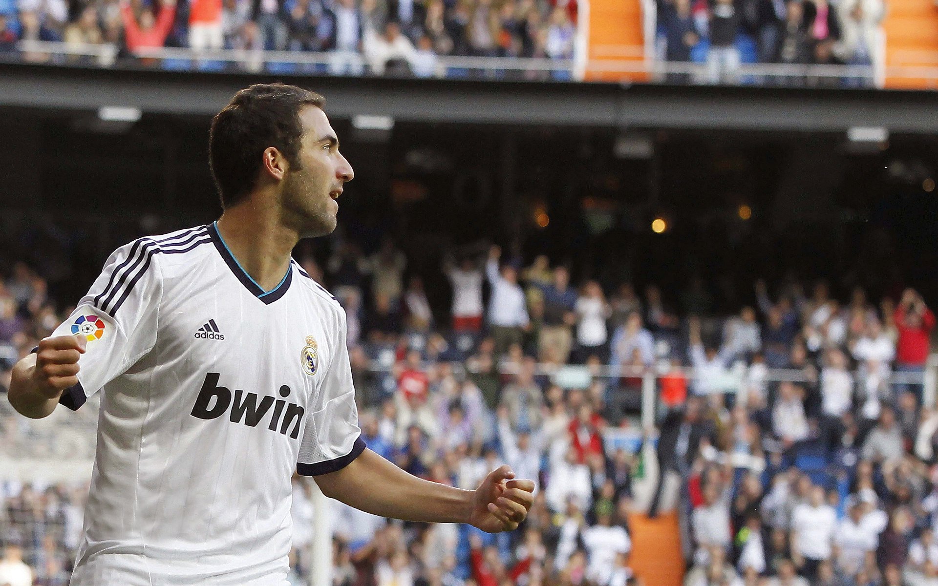 校园轮滑直线计时赛 新生大呼“上课也想穿轮滑鞋”